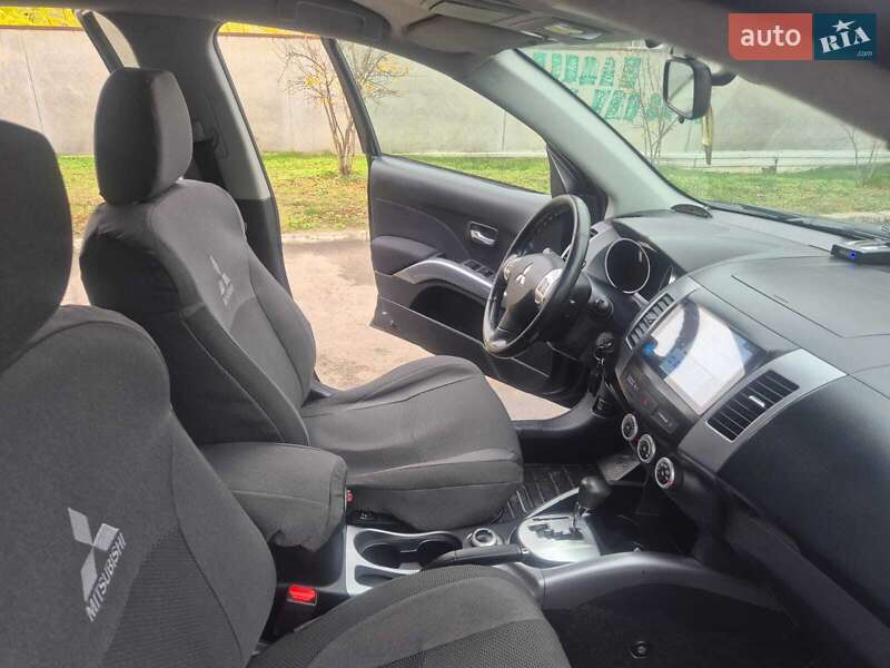 Внедорожник / Кроссовер Mitsubishi Outlander XL 2008 в Измаиле фото 4 Внедорожник / Кроссовер Mitsubishi Outlander XL 2008 в Измаиле