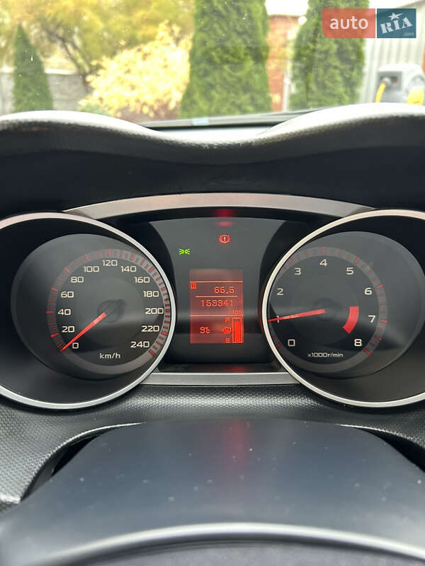 Позашляховик / Кросовер Mitsubishi Outlander XL 2009 в Жовтих Водах фото 16 Позашляховик / Кросовер Mitsubishi Outlander XL 2009 в Жовтих Водах