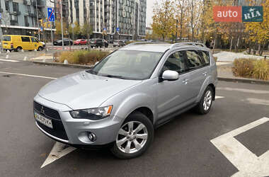 Внедорожник / Кроссовер Mitsubishi Outlander XL 2010 в Киеве