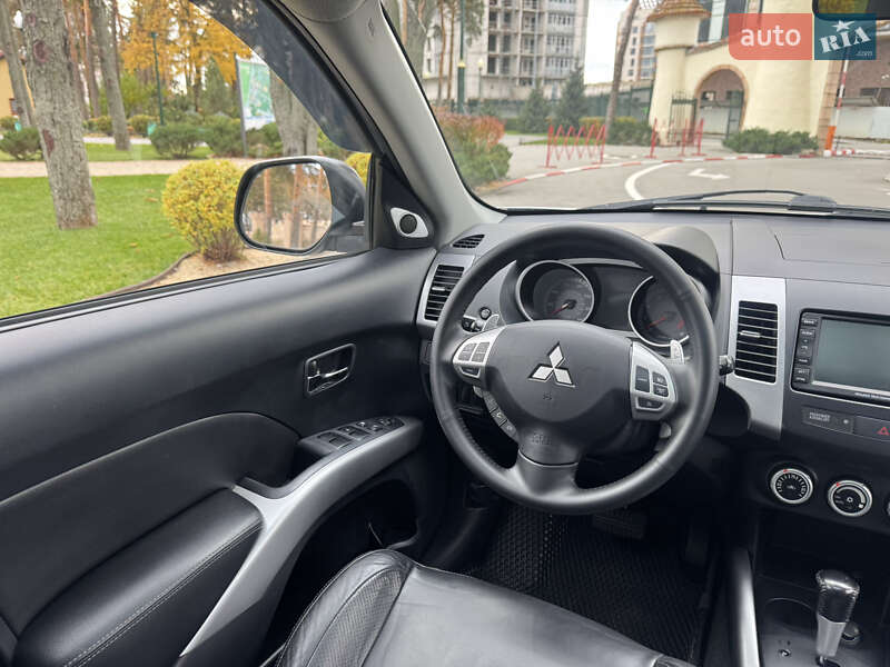 Внедорожник / Кроссовер Mitsubishi Outlander XL 2008 в Харькове