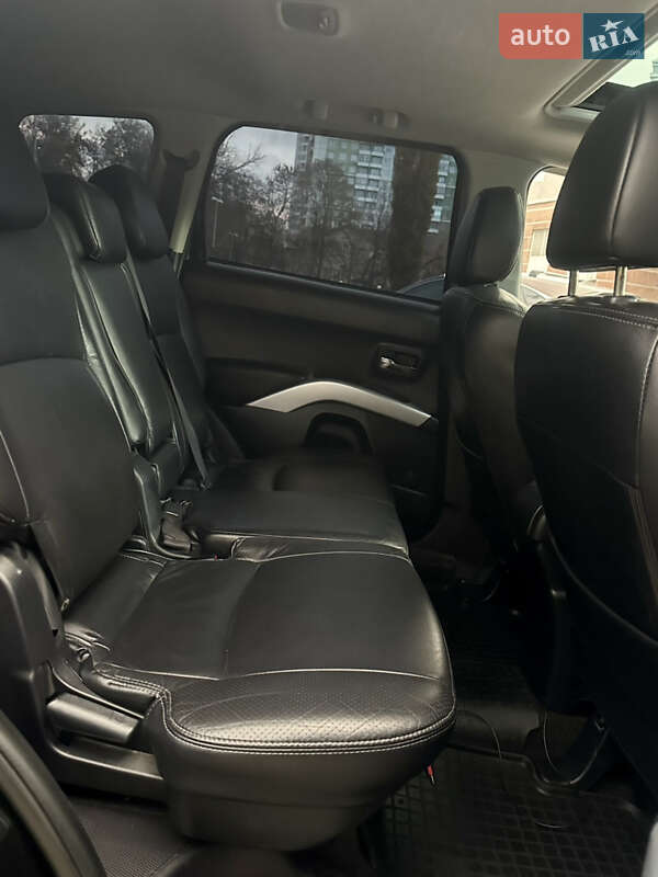 Позашляховик / Кросовер Mitsubishi Outlander XL 2007 в Одесі