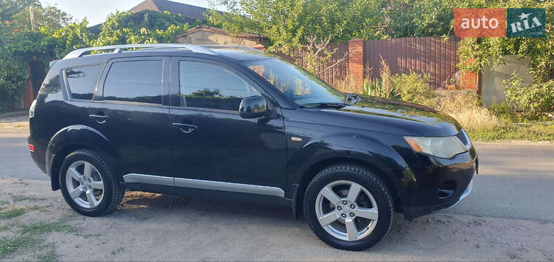 Внедорожник / Кроссовер Mitsubishi Outlander XL 2008 в Беляевке