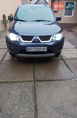 Внедорожник / Кроссовер Mitsubishi Outlander XL 2008 в Ужгороде