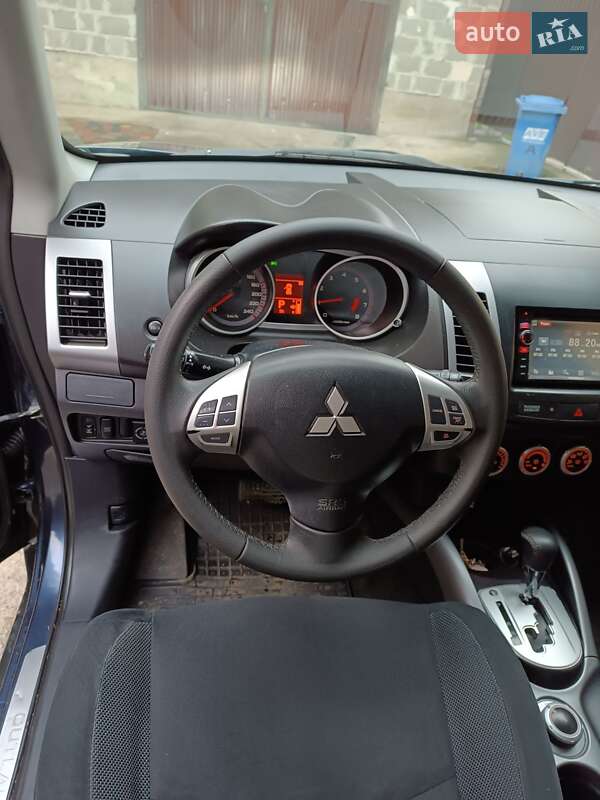 Внедорожник / Кроссовер Mitsubishi Outlander XL 2008 в Ужгороде фото 15 Внедорожник / Кроссовер Mitsubishi Outlander XL 2008 в Ужгороде