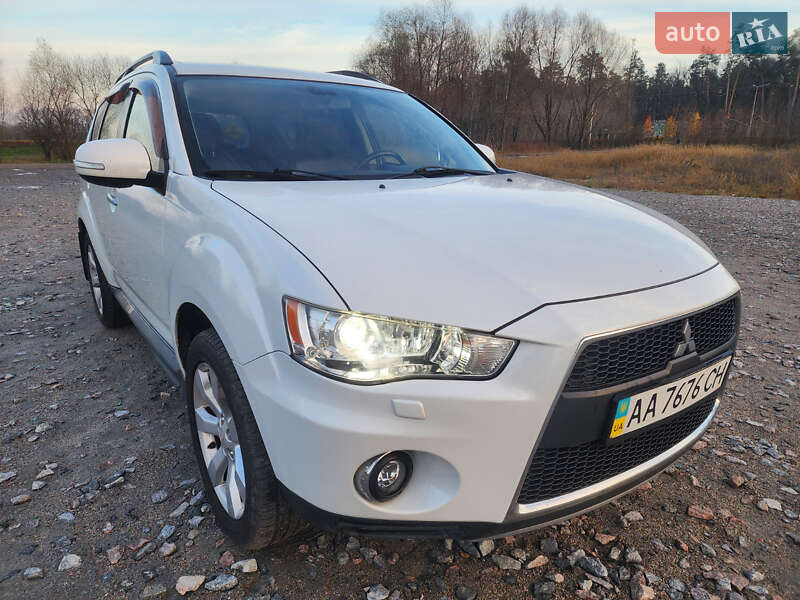 Внедорожник / Кроссовер Mitsubishi Outlander XL 2011 в Буче фото 12 Внедорожник / Кроссовер Mitsubishi Outlander XL 2011 в Буче