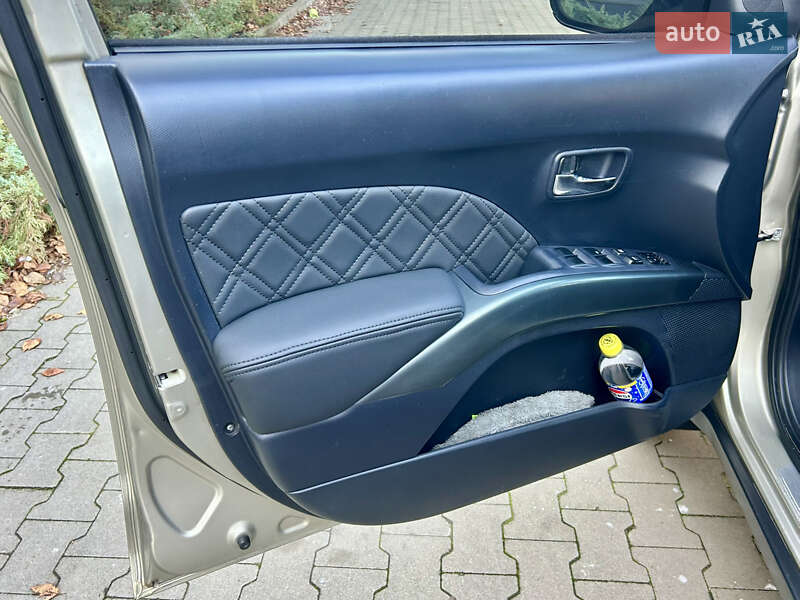 Внедорожник / Кроссовер Mitsubishi Outlander XL 2008 в Белой Церкви