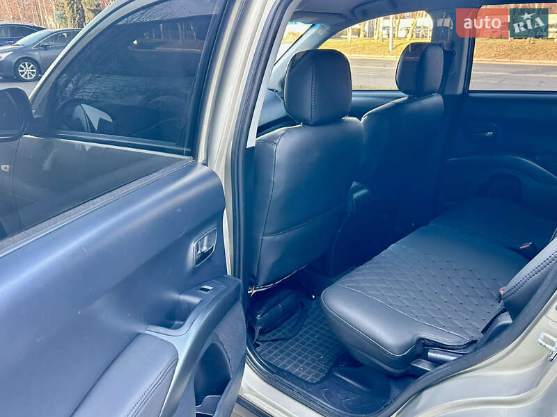 Внедорожник / Кроссовер Mitsubishi Outlander XL 2008 в Белой Церкви