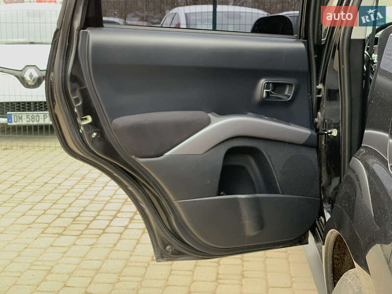 Позашляховик / Кросовер Mitsubishi Outlander XL 2009 в Бердичеві фото 26 Позашляховик / Кросовер Mitsubishi Outlander XL 2009 в Бердичеві