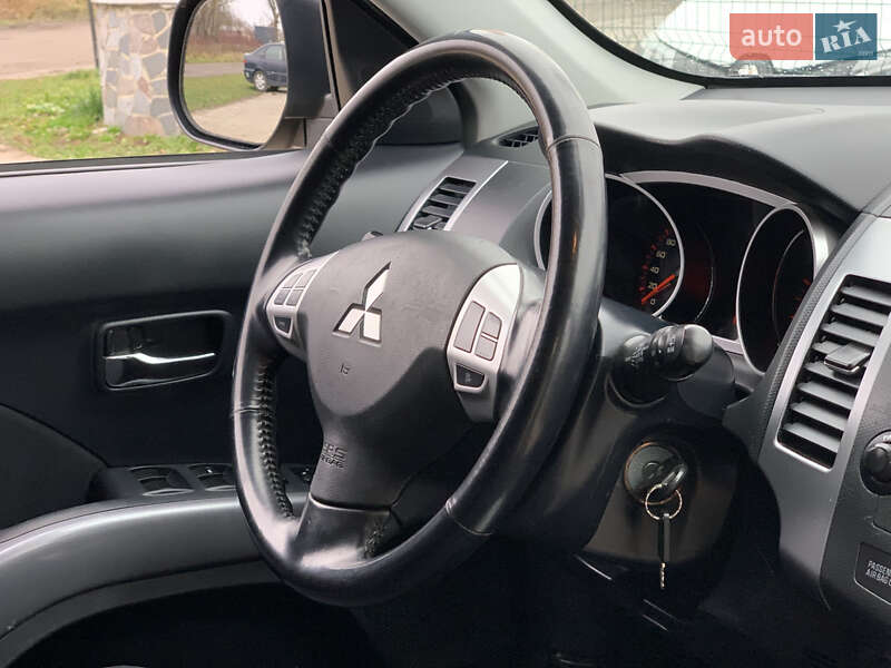 Позашляховик / Кросовер Mitsubishi Outlander XL 2009 в Бердичеві фото 34 Позашляховик / Кросовер Mitsubishi Outlander XL 2009 в Бердичеві