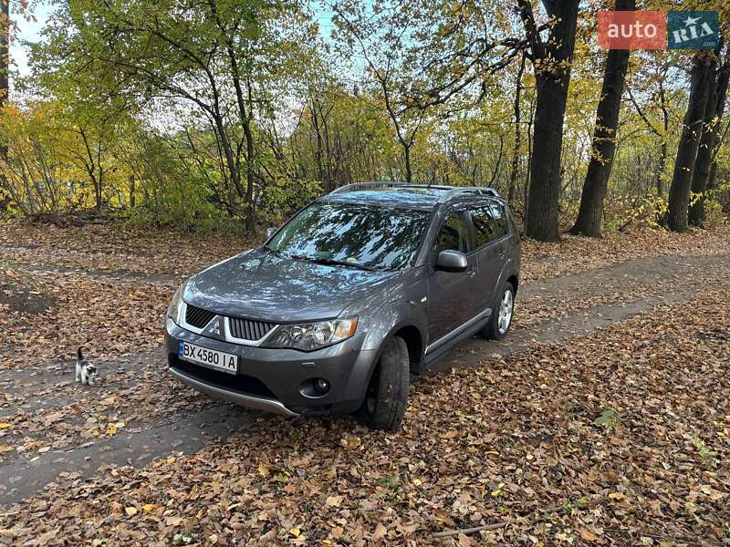 Позашляховик / Кросовер Mitsubishi Outlander XL 2008 в Мурованих Курилівцях фото 5 Позашляховик / Кросовер Mitsubishi Outlander XL 2008 в Мурованих Курилівцях