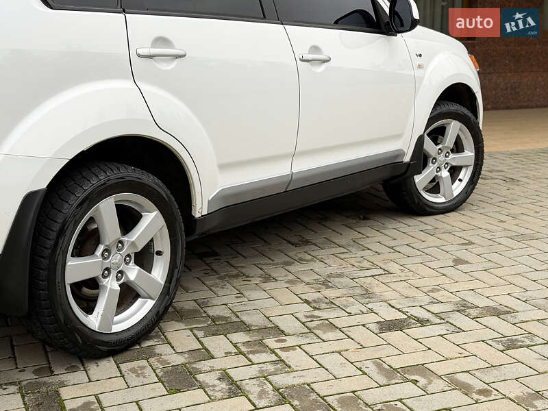 Внедорожник / Кроссовер Mitsubishi Outlander XL 2008 в Харькове