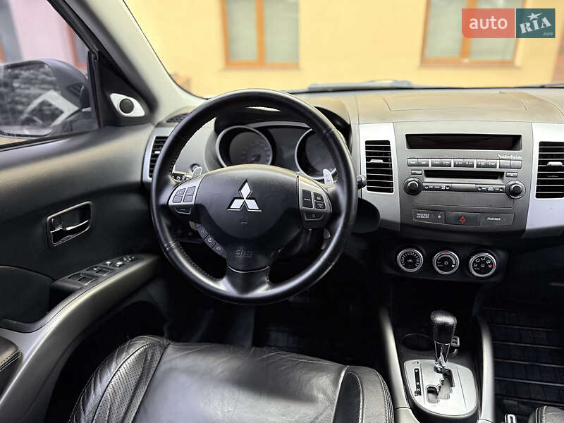 Внедорожник / Кроссовер Mitsubishi Outlander XL 2008 в Харькове