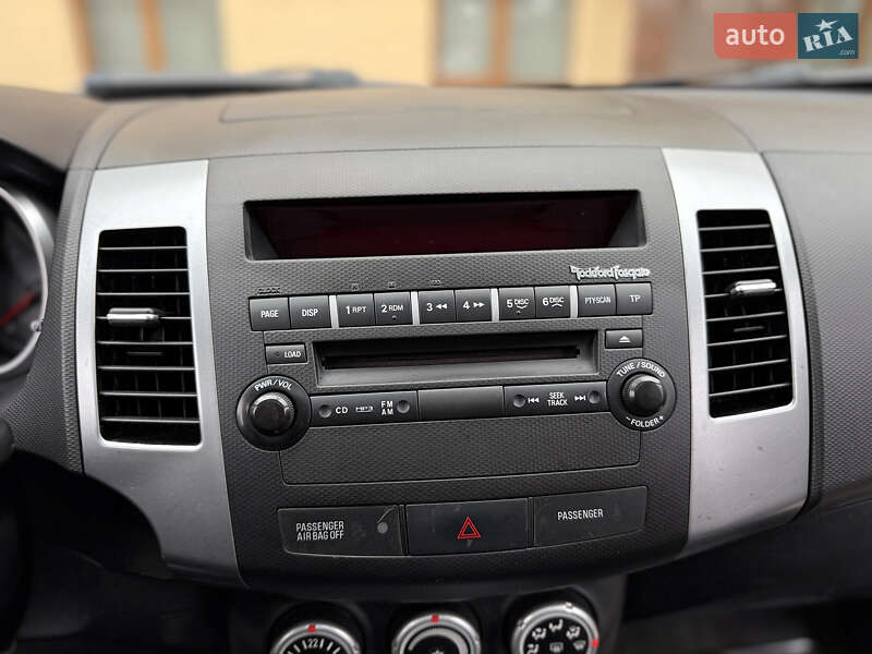 Внедорожник / Кроссовер Mitsubishi Outlander XL 2008 в Харькове