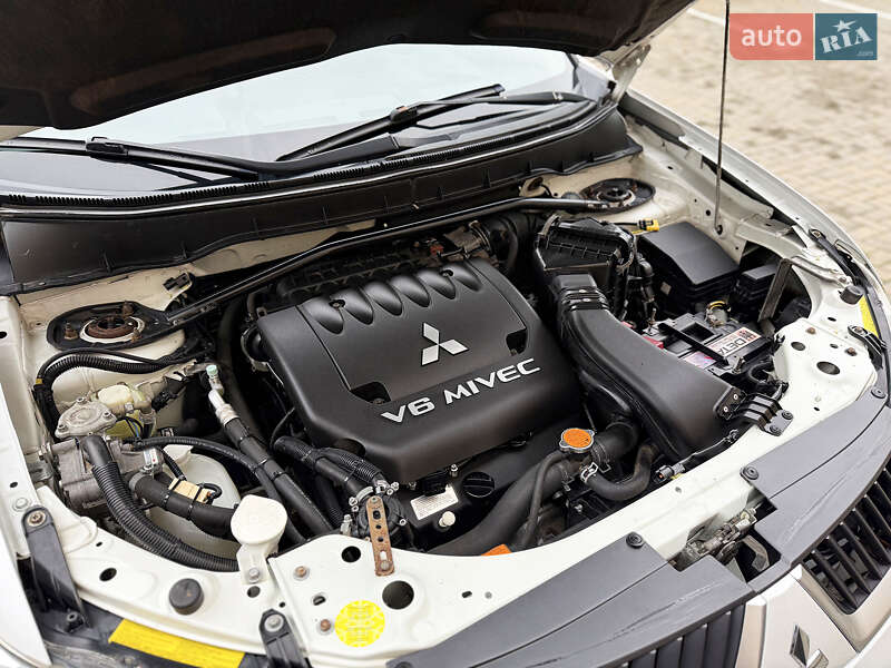 Внедорожник / Кроссовер Mitsubishi Outlander XL 2008 в Харькове