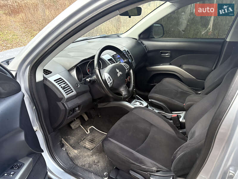 Внедорожник / Кроссовер Mitsubishi Outlander XL 2008 в Киеве