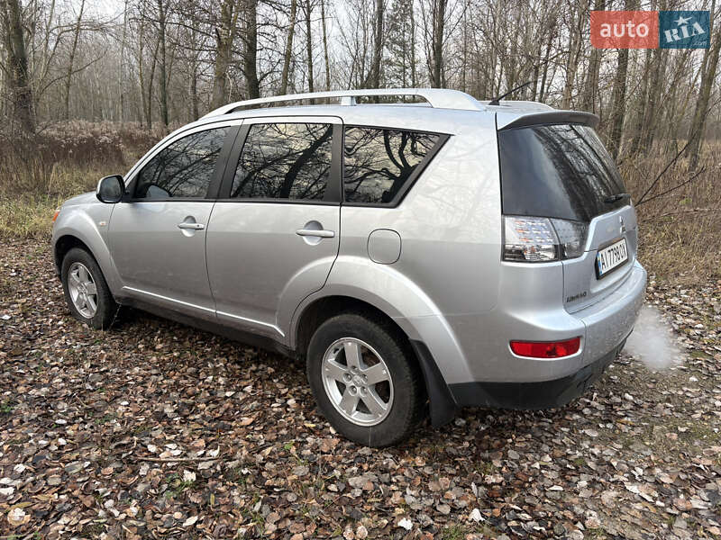 Внедорожник / Кроссовер Mitsubishi Outlander XL 2008 в Киеве