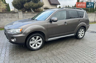 Внедорожник / Кроссовер Mitsubishi Outlander XL 2011 в Луцке