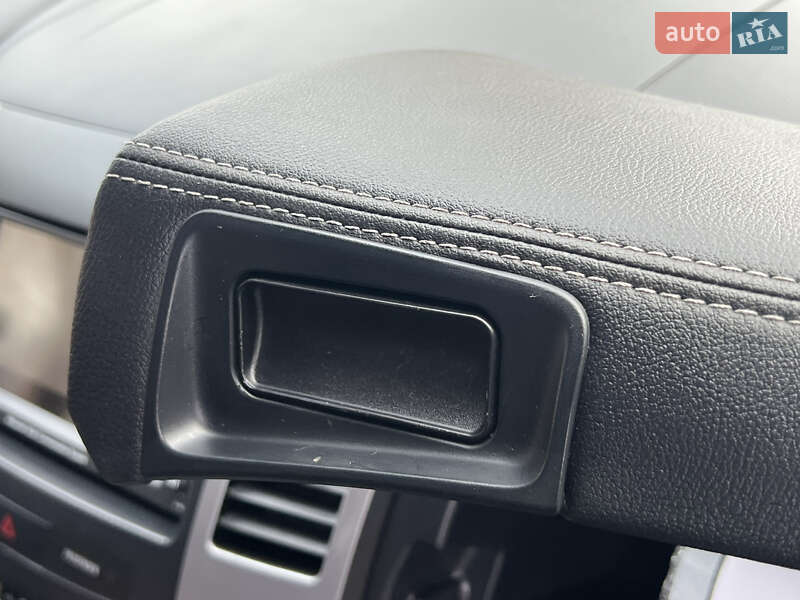 Внедорожник / Кроссовер Mitsubishi Outlander XL 2011 в Луцке