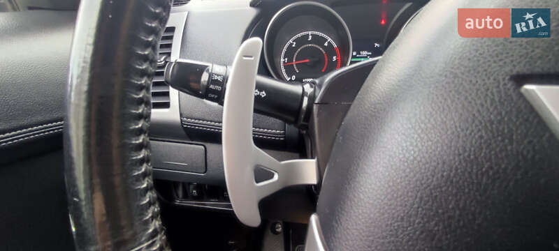Внедорожник / Кроссовер Mitsubishi Outlander XL 2011 в Луцке