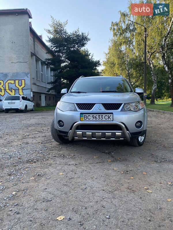 Внедорожник / Кроссовер Mitsubishi Outlander XL 2009 в Дрогобыче фото Внедорожник / Кроссовер Mitsubishi Outlander XL 2009 в Дрогобыче