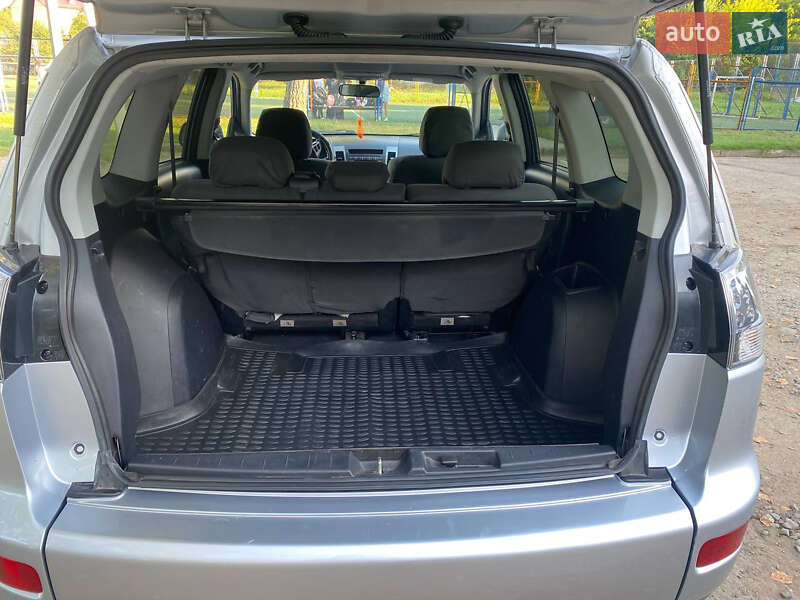Внедорожник / Кроссовер Mitsubishi Outlander XL 2009 в Дрогобыче фото 6 Внедорожник / Кроссовер Mitsubishi Outlander XL 2009 в Дрогобыче