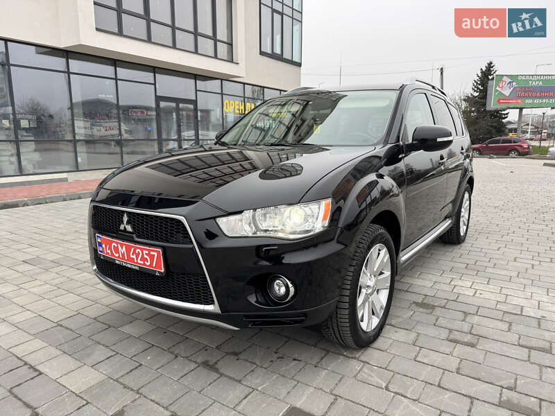 Позашляховик / Кросовер Mitsubishi Outlander XL 2011 в Івано-Франківську