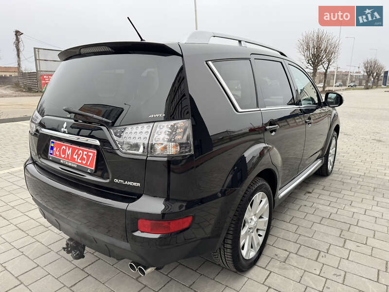 Позашляховик / Кросовер Mitsubishi Outlander XL 2011 в Івано-Франківську
