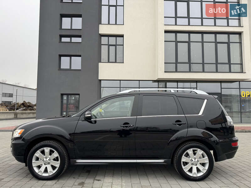 Позашляховик / Кросовер Mitsubishi Outlander XL 2011 в Івано-Франківську