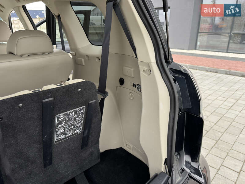 Позашляховик / Кросовер Mitsubishi Outlander XL 2011 в Івано-Франківську