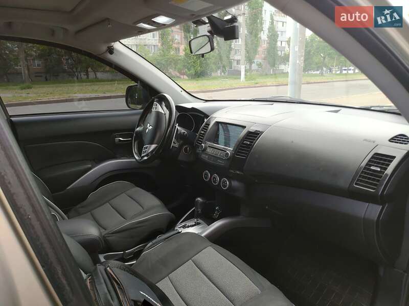 Внедорожник / Кроссовер Mitsubishi Outlander XL 2009 в Николаеве фото 4 Внедорожник / Кроссовер Mitsubishi Outlander XL 2009 в Николаеве