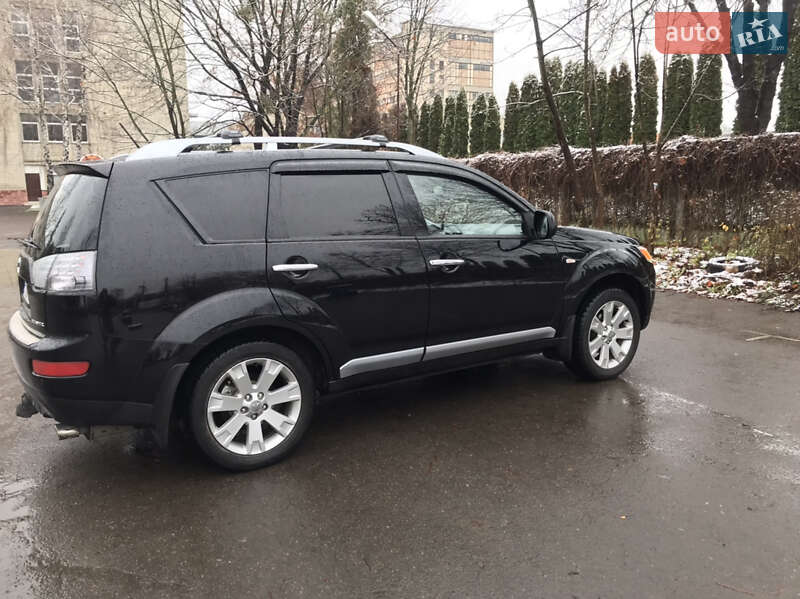 Позашляховик / Кросовер Mitsubishi Outlander XL 2008 в Луцьку