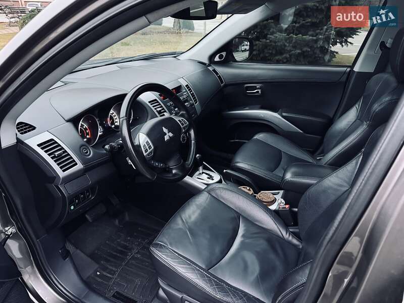 Внедорожник / Кроссовер Mitsubishi Outlander XL 2011 в Киеве