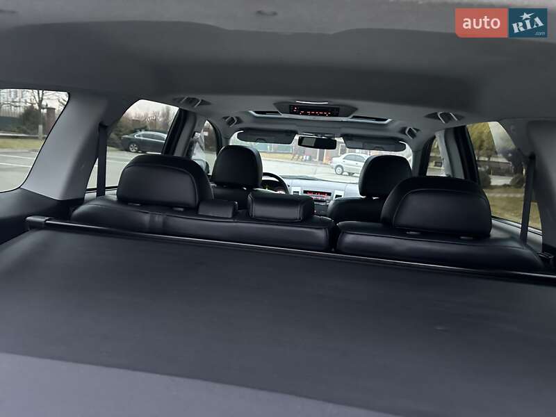 Внедорожник / Кроссовер Mitsubishi Outlander XL 2011 в Киеве