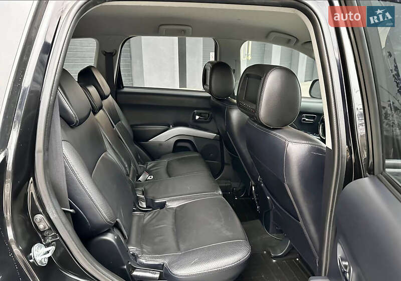 Позашляховик / Кросовер Mitsubishi Outlander XL 2006 в Бару