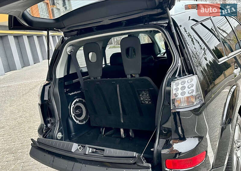 Позашляховик / Кросовер Mitsubishi Outlander XL 2006 в Бару