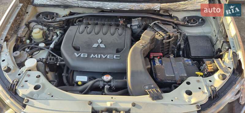 Внедорожник / Кроссовер Mitsubishi Outlander XL 2007 в Запорожье фото 14 Внедорожник / Кроссовер Mitsubishi Outlander XL 2007 в Запорожье