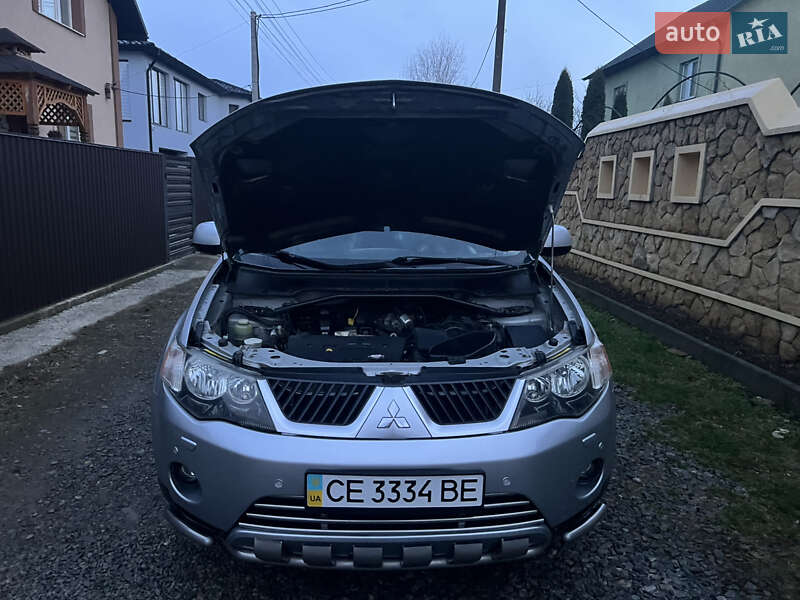 Внедорожник / Кроссовер Mitsubishi Outlander XL 2007 в Черновцах