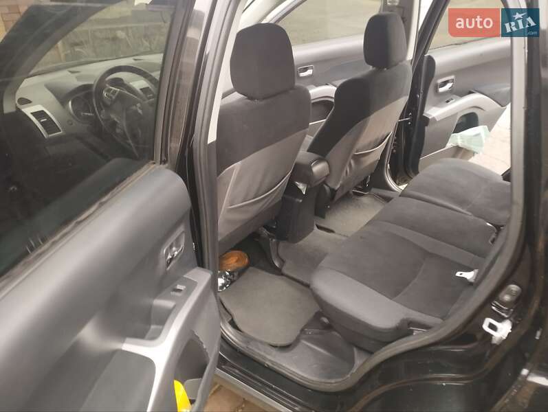 Позашляховик / Кросовер Mitsubishi Outlander XL 2008 в Дніпрі
