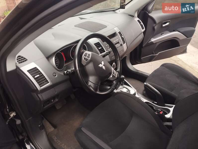 Позашляховик / Кросовер Mitsubishi Outlander XL 2008 в Дніпрі