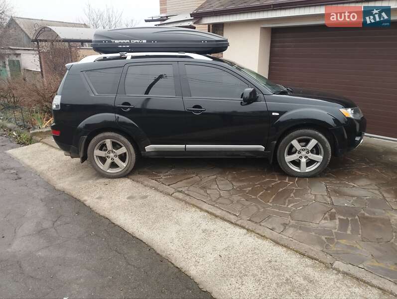 Позашляховик / Кросовер Mitsubishi Outlander XL 2008 в Дніпрі