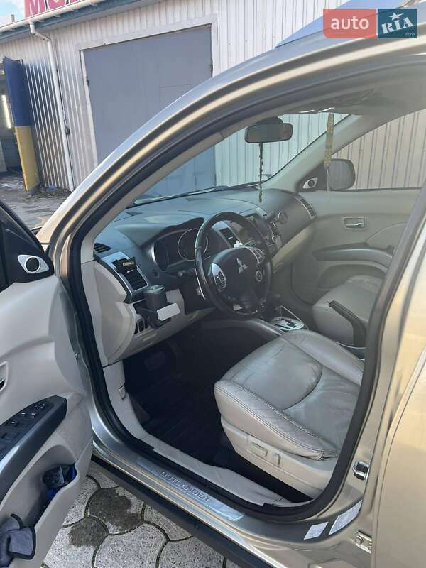 Внедорожник / Кроссовер Mitsubishi Outlander XL 2008 в Херсоне фото 4 Внедорожник / Кроссовер Mitsubishi Outlander XL 2008 в Херсоне
