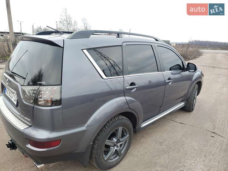 Внедорожник / Кроссовер Mitsubishi Outlander XL 2010 в Краснограде