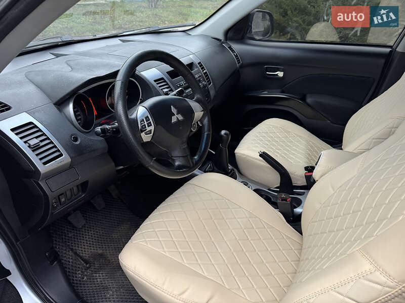 Внедорожник / Кроссовер Mitsubishi Outlander XL 2008 в Харькове фото 7 Внедорожник / Кроссовер Mitsubishi Outlander XL 2008 в Харькове