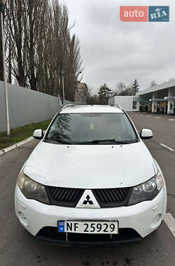 Позашляховик / Кросовер Mitsubishi Outlander XL 2007 в Києві