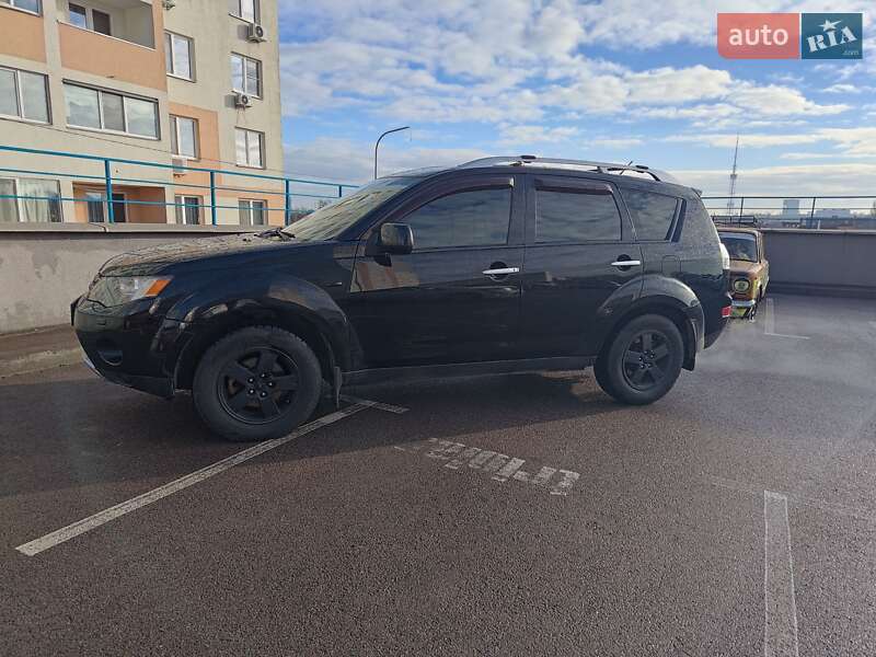 Внедорожник / Кроссовер Mitsubishi Outlander XL 2008 в Киеве