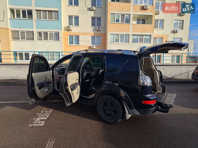 Внедорожник / Кроссовер Mitsubishi Outlander XL 2008 в Киеве