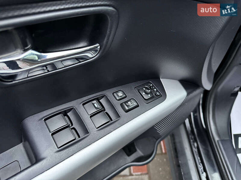 Внедорожник / Кроссовер Mitsubishi Outlander XL 2011 в Запорожье