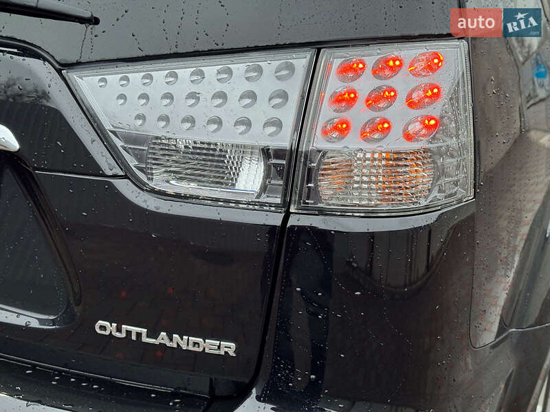 Внедорожник / Кроссовер Mitsubishi Outlander XL 2011 в Запорожье