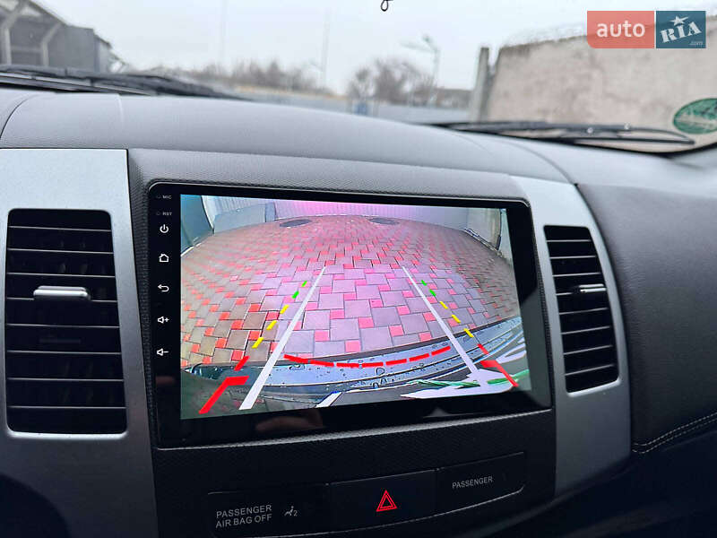 Внедорожник / Кроссовер Mitsubishi Outlander XL 2011 в Запорожье