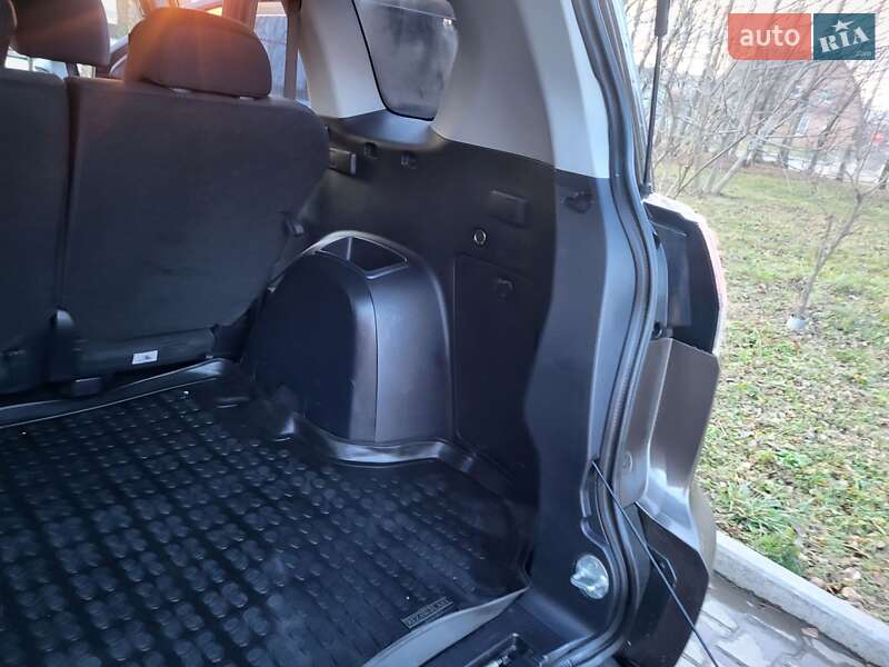 Внедорожник / Кроссовер Mitsubishi Outlander XL 2010 в Хмельницком